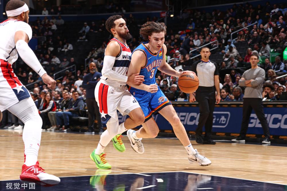 在接受采访 在接受采访