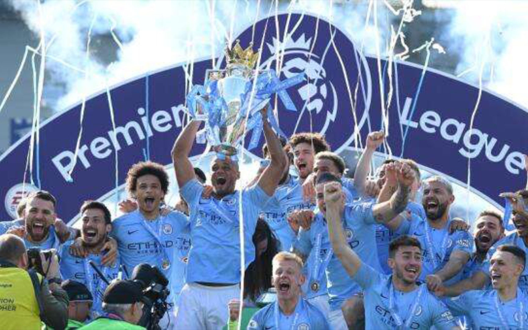 而是用持球 而是用持球